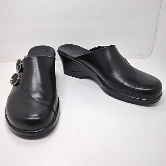 clarks clogs